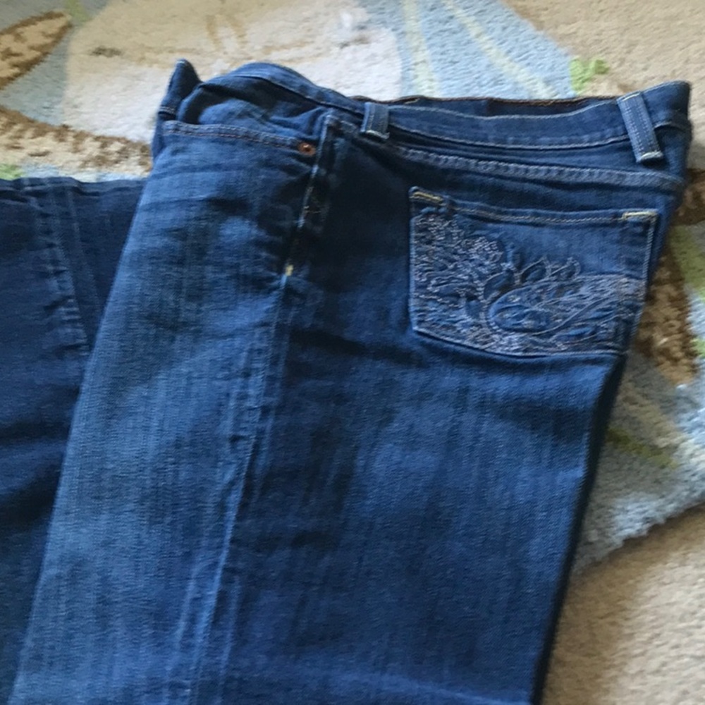 Lucky Brand boot leg Jean, size 6, 31 inseam